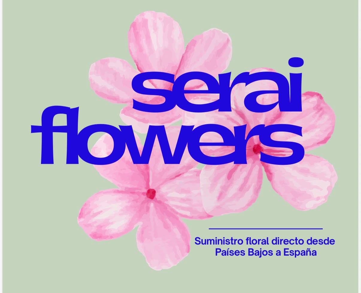 Serai Flowers, logo azul sobre flores rosas